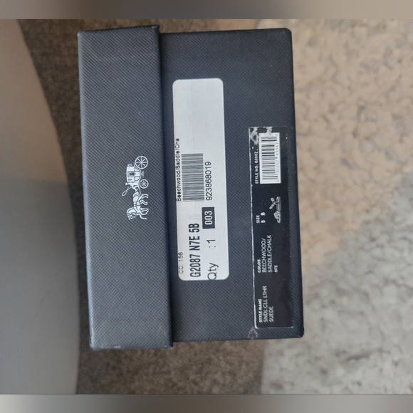 COACH Beechwood, Saddle and Chalk Sandals. Size 5 - Picture 9 of 9